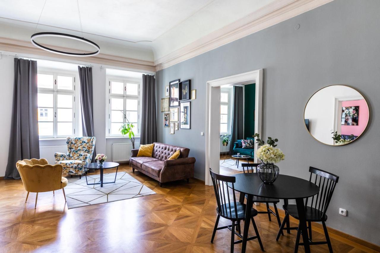 New Stylish 3 Suites Bedrooms Apt In Mala Strana - N2Nd Praha Eksteriør bilde