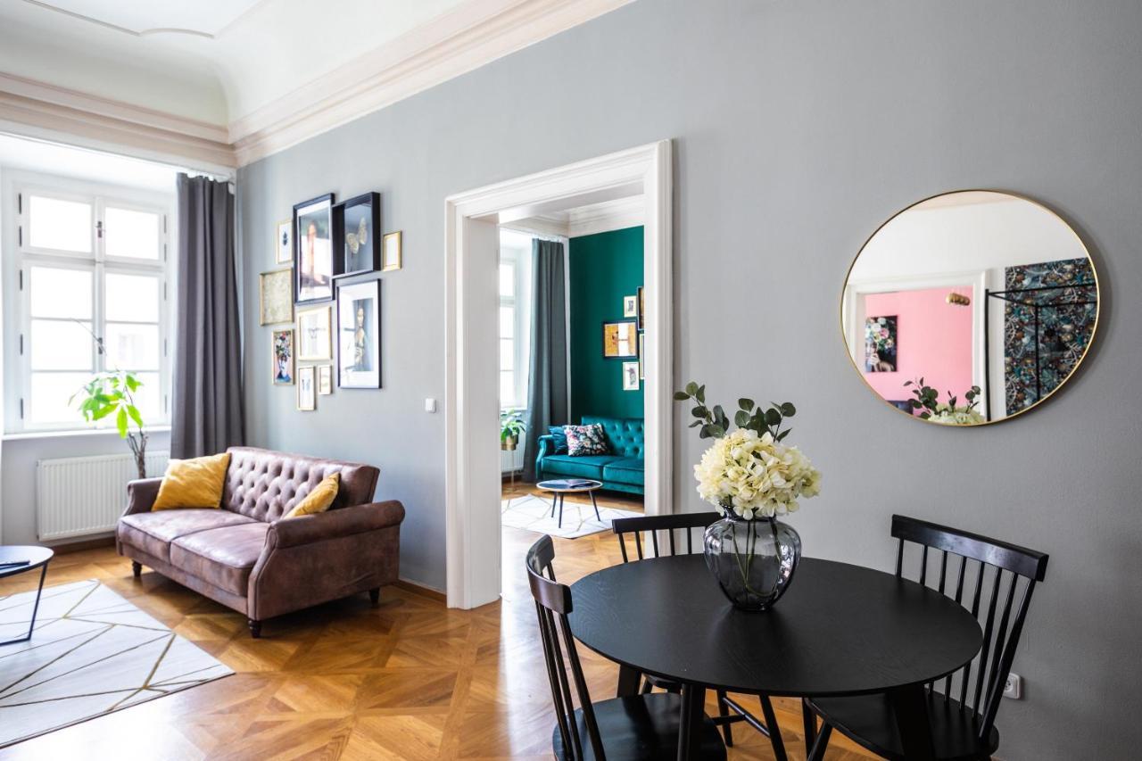 New Stylish 3 Suites Bedrooms Apt In Mala Strana - N2Nd Praha Eksteriør bilde