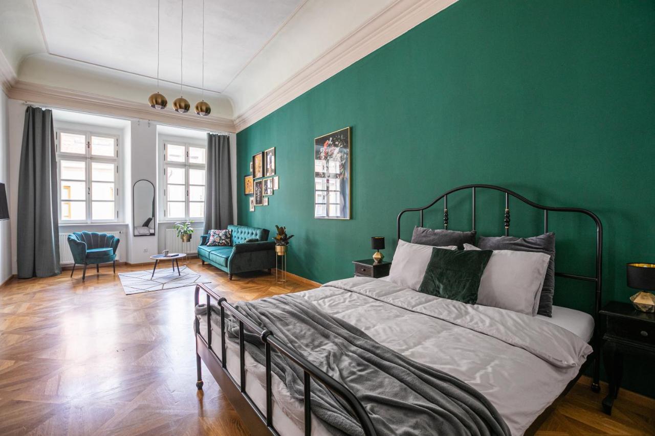 New Stylish 3 Suites Bedrooms Apt In Mala Strana - N2Nd Praha Eksteriør bilde