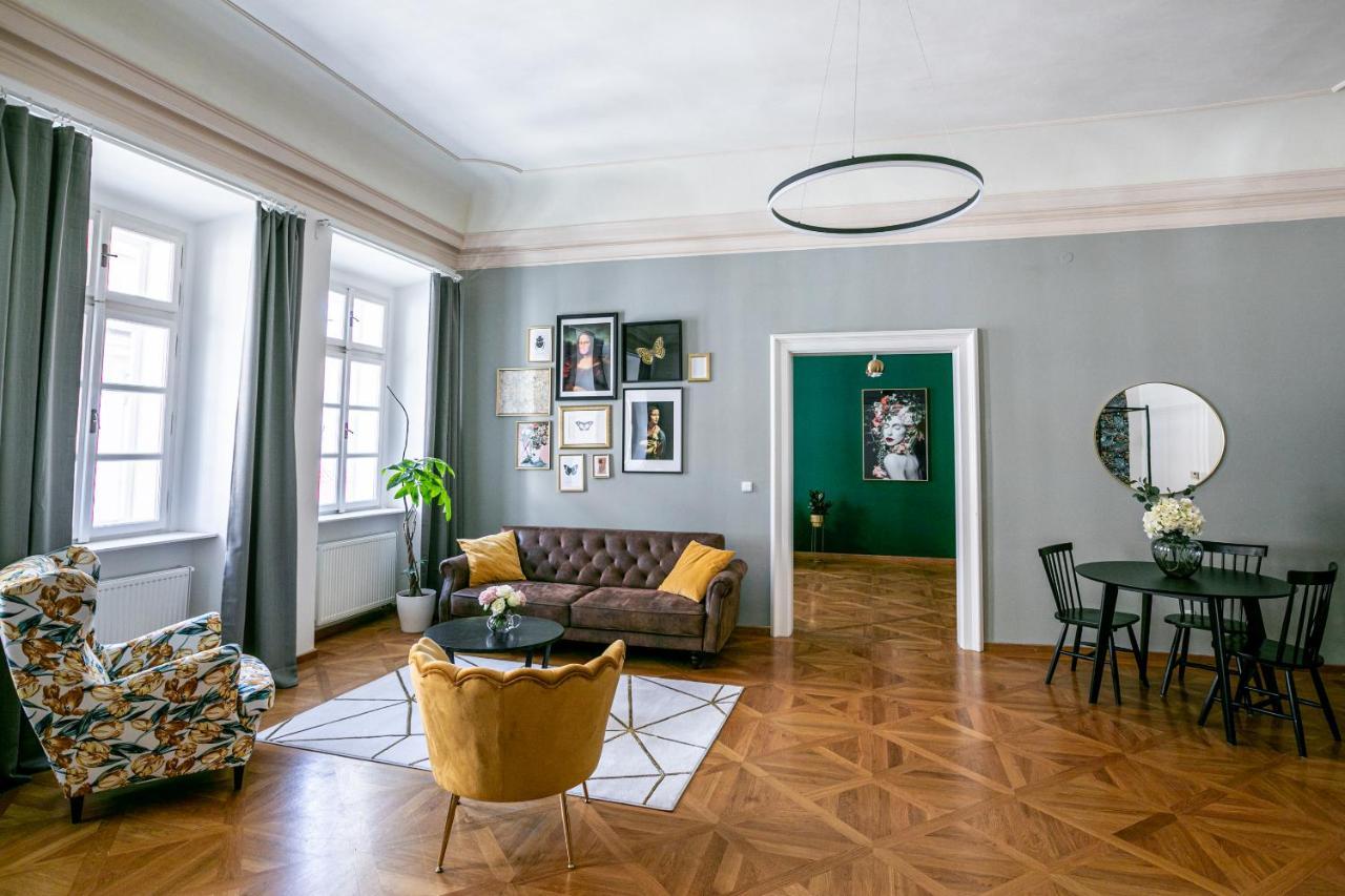 New Stylish 3 Suites Bedrooms Apt In Mala Strana - N2Nd Praha Eksteriør bilde